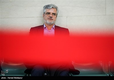 حضور محمود صادقی در وزارت کشور برای ثبت‌نام در یازدهمین دوره انتخابات مجلس شورای اسلامی