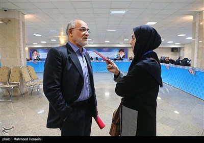 حضور حسین مظفر در وزارت کشور برای ثبت‌نام در یازدهمین دوره انتخابات مجلس شورای اسلامی