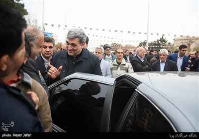  پیروز حناچی شهردار تهران در مراسم بهره برداری از فاز نخست احداث بزرگراه شهید نجفی رستگار