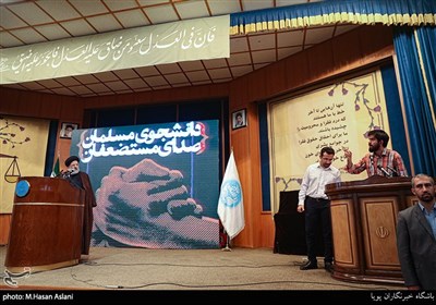 صحبت اعتراضی یکی از دانشجویان در مراسم گرامیداشت روز دانشجو در دانشگاه تهران