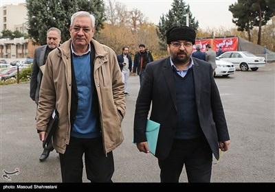 حضور ابراهیم اصغرزاده در فرمانداری تهران برای ثبت‌نام در یازدهمین دوره انتخابات مجلس شورای اسلامی 