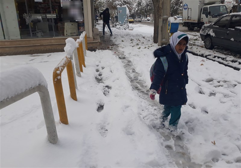 فعالیت آموزشی برخی از مدارس لرستان فردا با تاخیر آغاز می‌شود