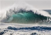 هشدار امواج 2.5 متری در دریای خزر و خلیج‌فارس