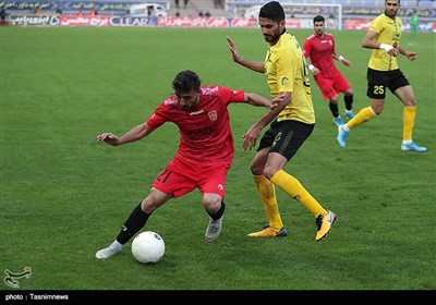 دیدار تیم‌های فوتبال شهرخودرو و سپاهان - مشهد
