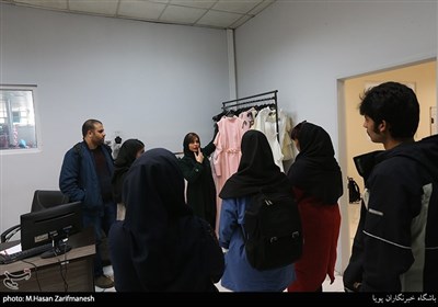 بازدید دانشجویان دانشگاه هنر از کارگاه تولید البسه ایرانی