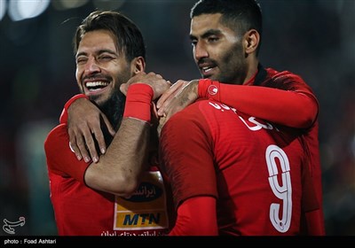 دیدار فوتبال تیم های پرسپولیس و گل گهر سیرجان