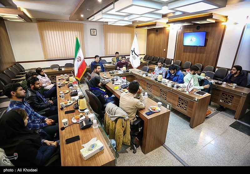 بخش نخست میزگرد دانشجویی- اصفهان| در برخورد با فساد باید به سراغ گلوگاه‌ها رفت؛ تربیت نیروهای عدالت خواه نیاز جنبش دانشجویی