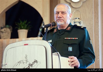  رحیم صفوی: قرارگاه ثارالله تهران مهمترین قرارگاه سپاه پاسداران است 