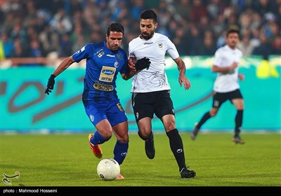 دیدار تیم های فوتبال استقلال و شاهین شهرداری بوشهر