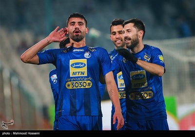 دیدار تیم های فوتبال استقلال و شاهین شهرداری بوشهر