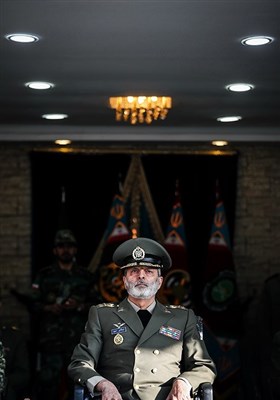 امیر سرلشکر سیدعبدالرحیم موسوی فرمانده کل ارتش در مراسم تحلیف و اعطای سردوشی دانش‌پژوهان آموزشگاه‌های درجه‌داری ارتش
