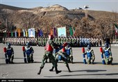 اجرای حرکات رزمی در پنجمین مراسم تحلیف و اعطای سردوشی دانش‌پژوهان آموزشگاه‌های درجه‌داری ارتش