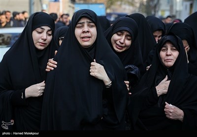 خواهر زهرا عبدالمحمدی خبرنگار فقید خبرگزاری فارس در مراسم تشییع