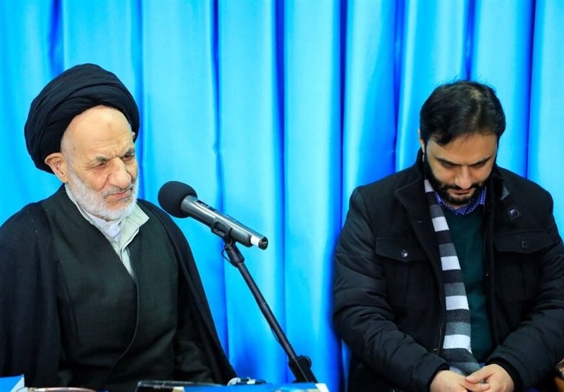 شاخصه انقلاب اسلامی حقیقت گرایی و اجرای عدالت است