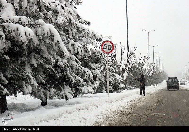 بارش برف و باران در جاده‌های 14 استان