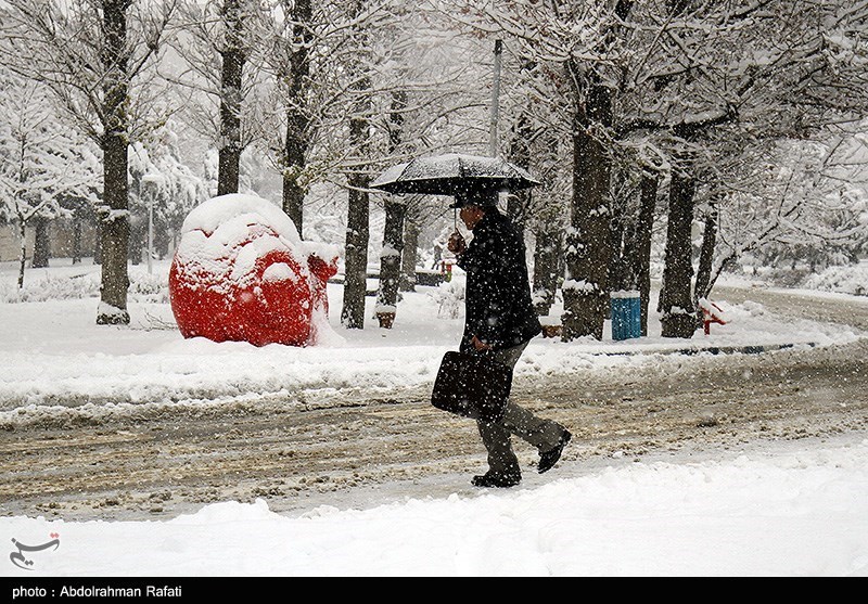 برف و سرما مدارس روستایی شهرستان دیواندره را تعطیل کرد