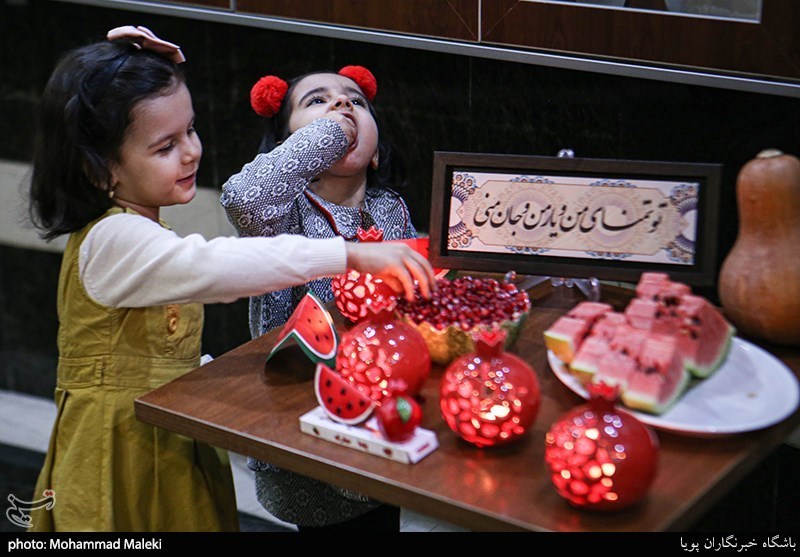 در حاشیه دورهمی اهالی رسانه و فرهنگ در آستانه شب یلدا با عنوان(گرم ترین جلوه پاییز)