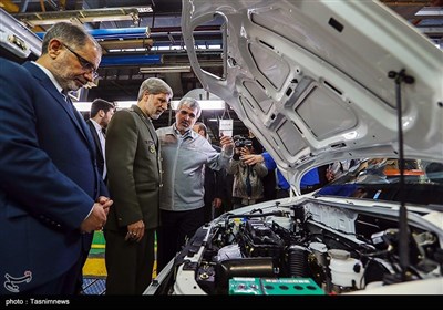 بازدید امیرسرتیپ حاتمی وزیر دفاع از مراکز تحقیقات و نوآوری و خطوط تولید شرکت خودرو سازی سایپا