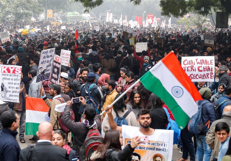 صدها هزار نفر از مردم هند در اعتراض به تصویب قانون تبعیض مذهبی باز هم به خیابان‌ها آمدند