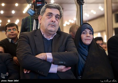 پیروز حناچی شهردار تهران و همسرش در آیین افتتاح رسمی شیرخوارگاه شبیر