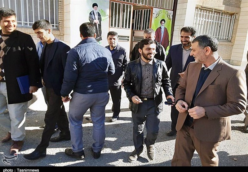 روایت تسنیم از دیدار صمیمی دانشجویان با فرمانده سپاه کردستان + تصویر