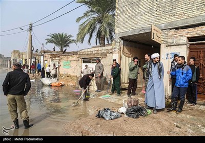 کمک رسانی گروههای مردمی به مناطق سیل‌زده کوت عبدالله