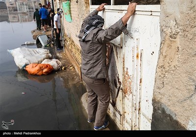 کمک رسانی گروههای مردمی به مناطق سیل‌زده کوت عبدالله