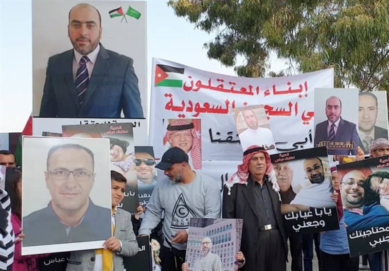 تجمع خانواده‌های بازداشت‌شدگان اردنی در مقابل سفارت ریاض