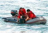 نجات جان 3 سرنشین قایق حادثه دیده در آب‌های جزیره هرمز