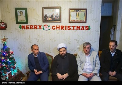دیدار اعضای ستاد عالی هماهنگی و نظارت برکانون های فرهنگی هنری مساجد کشور با خانواده شهید آشوری