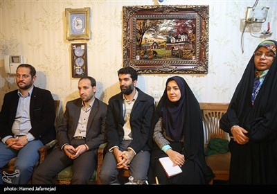 دیدار اعضای ستاد عالی هماهنگی و نظارت برکانون های فرهنگی هنری مساجد کشور با خانواده شهید آشوری