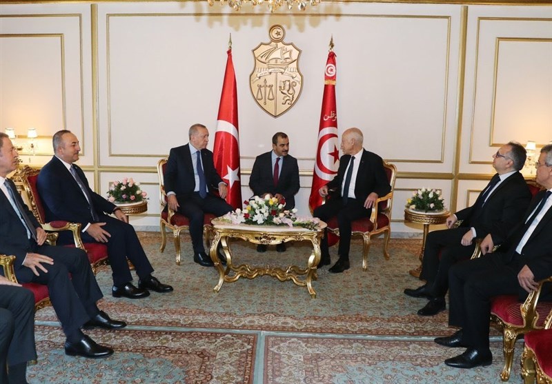 أردوغان یصل تونس فی زیارة غیر معلنة