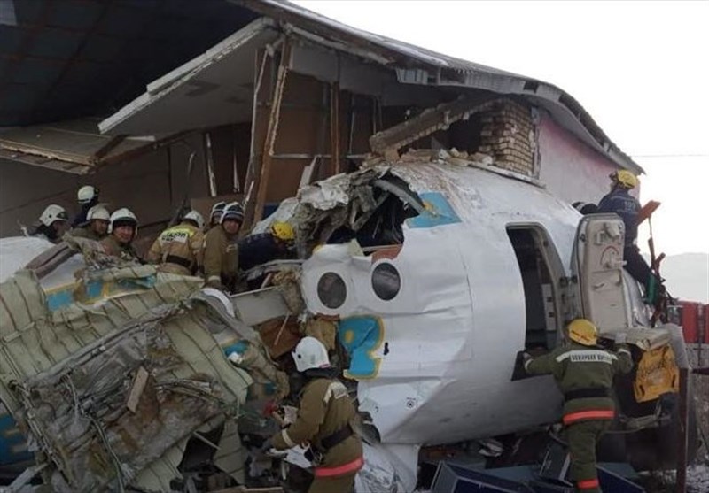 سقوط هواپیمای مسافربری در قزاقستان 15 کشته و 66 زخمی بر‌جای گذاشت