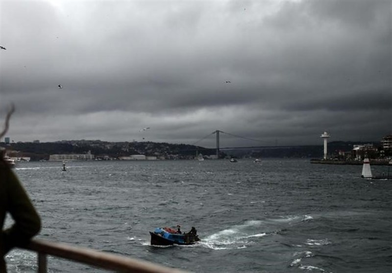 Cargo Ship Collides with Shore in Istanbul, Bosphorus Closed