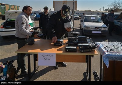 کشفیات مواد مخدر و دستگیری سارقین درون خودرویی در شیراز