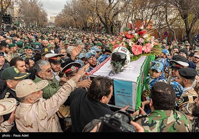 این مراسم که از ساعت 10.45 از میدان شهدای تبریز به‌سمت میدان ساعت برگزار شد، جمع کثیری از مردم شهید پرور و همرزمان شهید در این مراسم باشکوه حضور داشتند