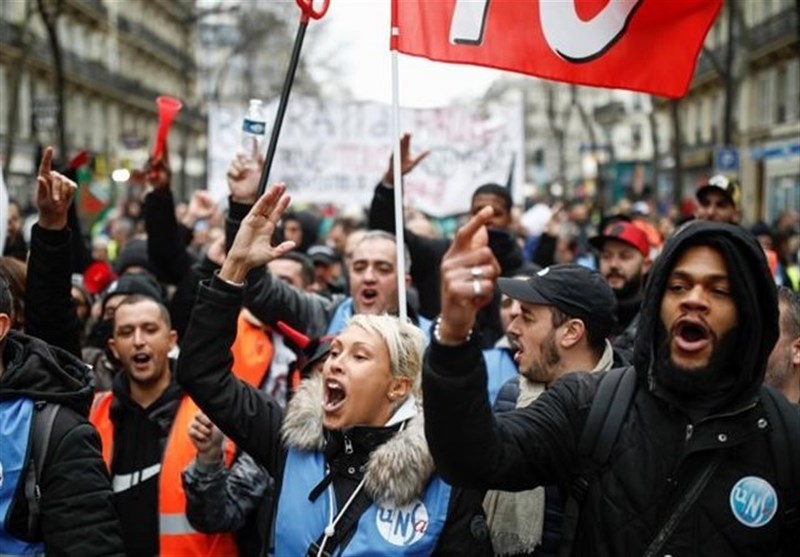 &apos;Yellow Vests&apos; Join Rally against Planned Pension Reforms in France (+Video)