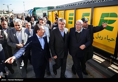 بهره‌برداری از ۲۴۳ دستگاه ناوگان ریلی ساخت ایران با حضور محمد اسلامی وزیر راه و شهرسازی
