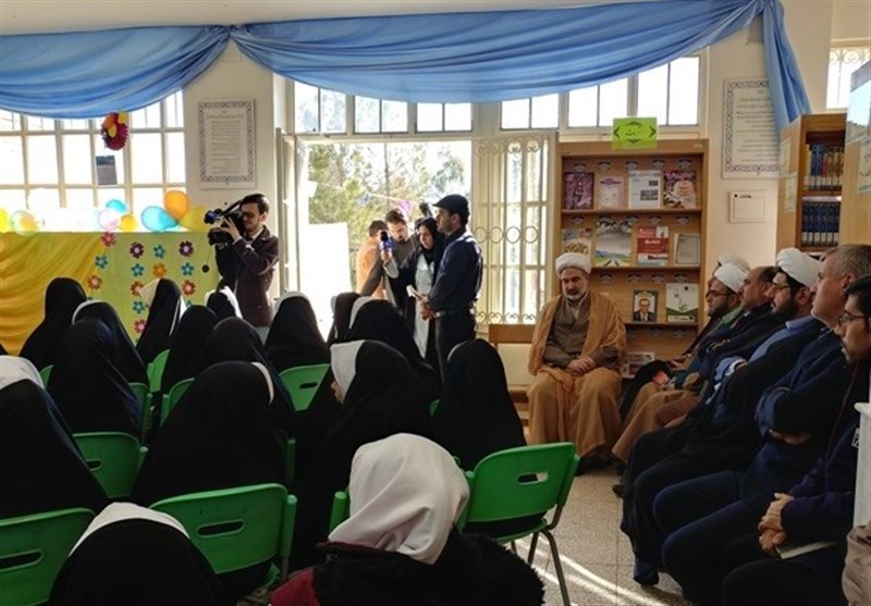 195 برنامه فرهنگی با محوریت کودک و نوجوان در کتابخانه‌های عمومی استان قم اجرا شد‌