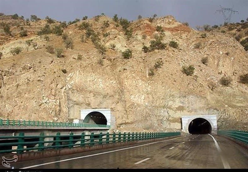 آزادراه خرم‌آباد ـ پل زال مسدود شد