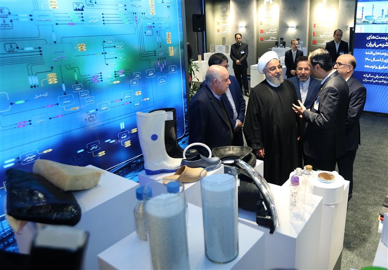 Iranian President Visits Petrochemical Industry Exhibition