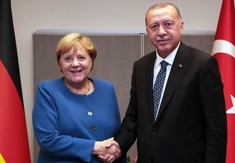 گفت‌وگوی تلفنی اردوغان و مرکل درباره لیبی