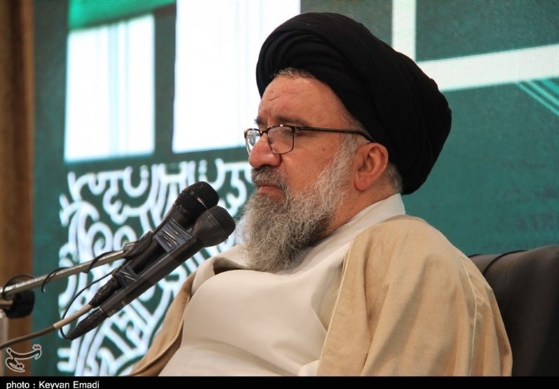 آیت‌الله خاتمی در بوشهر: ماموریت حوزه‌های علمیه حفظ نظام اسلامی است