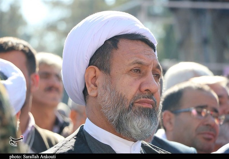 واکنش امام‌جمعه کرمان به دستگیری یکی از مدیران کل/&quot;با فساد اداری باید قاطعانه برخورد شود&quot;