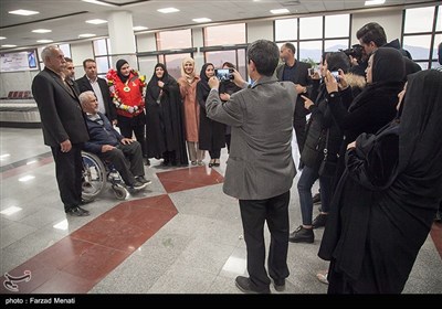 مراسم استقبال از هانیه عاشوری اولین بانوی طلایی تاریخ کشتی آلیش ایران