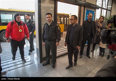 این بانوی کشتی گیر کرمانشاهی در اولین حضور خود در رقابت‌های جهانی با غلبه برحریفانی از کشور‌های گرجستان، قرقیزستان و مغولستان در دیدار فینال برابر حریفی از کشور بلاروس قرار گرفت و توانست این حریف را نیز شکست دهد و به مقام قهرمانی جهان دست پیدا کند.