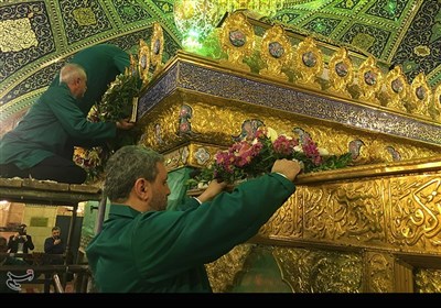 گل آرایی حرم مطهر حضرت زینب (س) و حضرت رقیه (س)