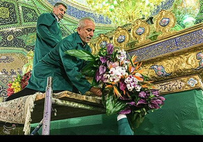 گل آرایی حرم مطهر حضرت زینب (س) و حضرت رقیه (س)
