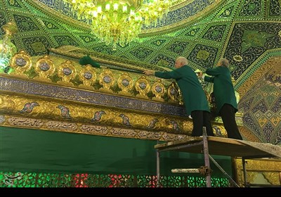 گل آرایی حرم مطهر حضرت زینب (س) و حضرت رقیه (س)