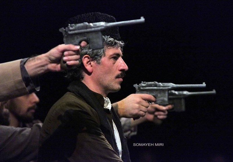 اخبار تئاتر|نمایش «بوقلمون» در ایرانشهر تمدید شد